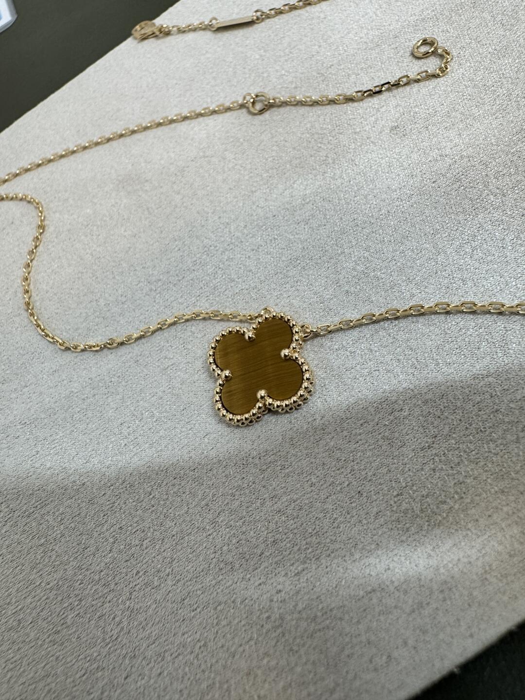 【💎ROSE💎】CLOVER 15MM Tiger Eye Stone Necklace