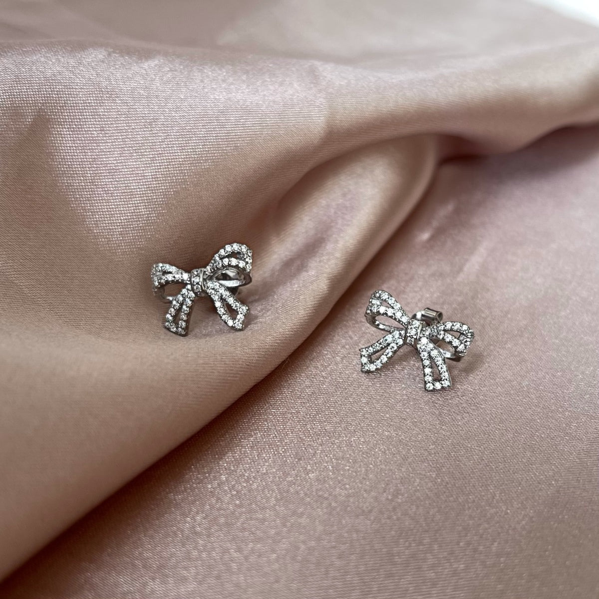 [Rose Tomorrow]Dainty Bow Shape Earrings