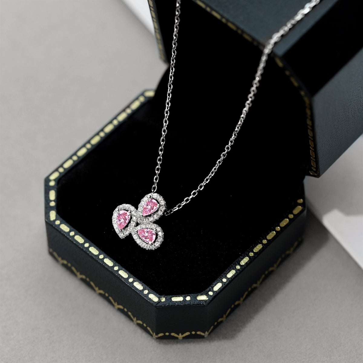 [Rose Tomorrow]Elegant Flower Shape Pear Cut Necklace