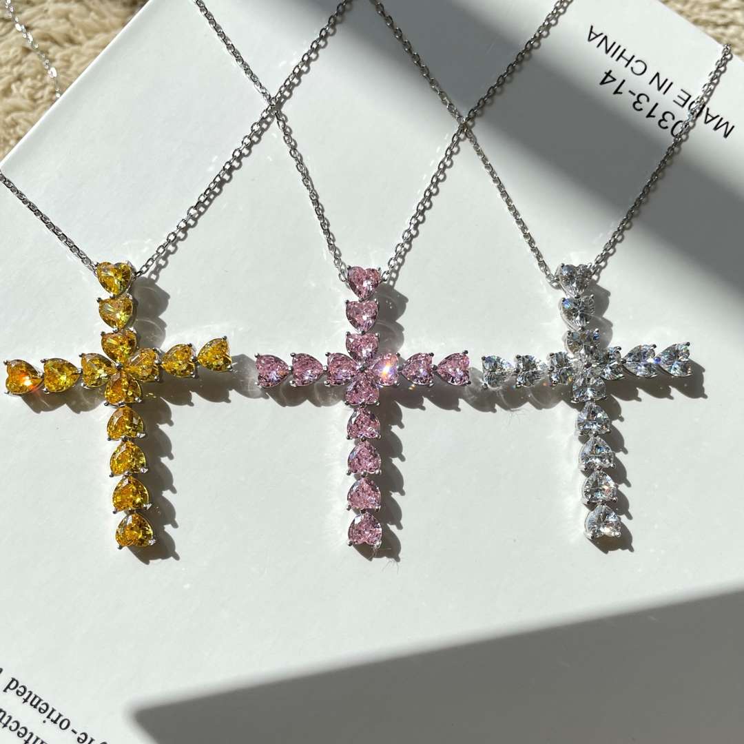 [Rose Tomorrow]Radiant Cross Shape Necklace