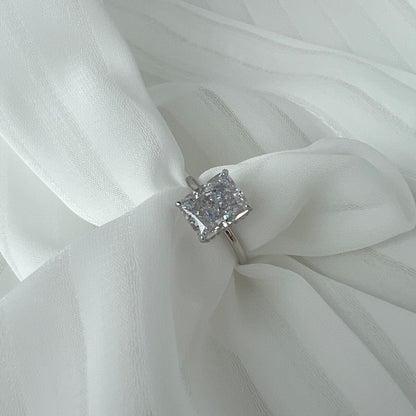 [Rose Tomorrow]4.0 Carat Ornate Enchanting Radiand Cut Banquet Ring