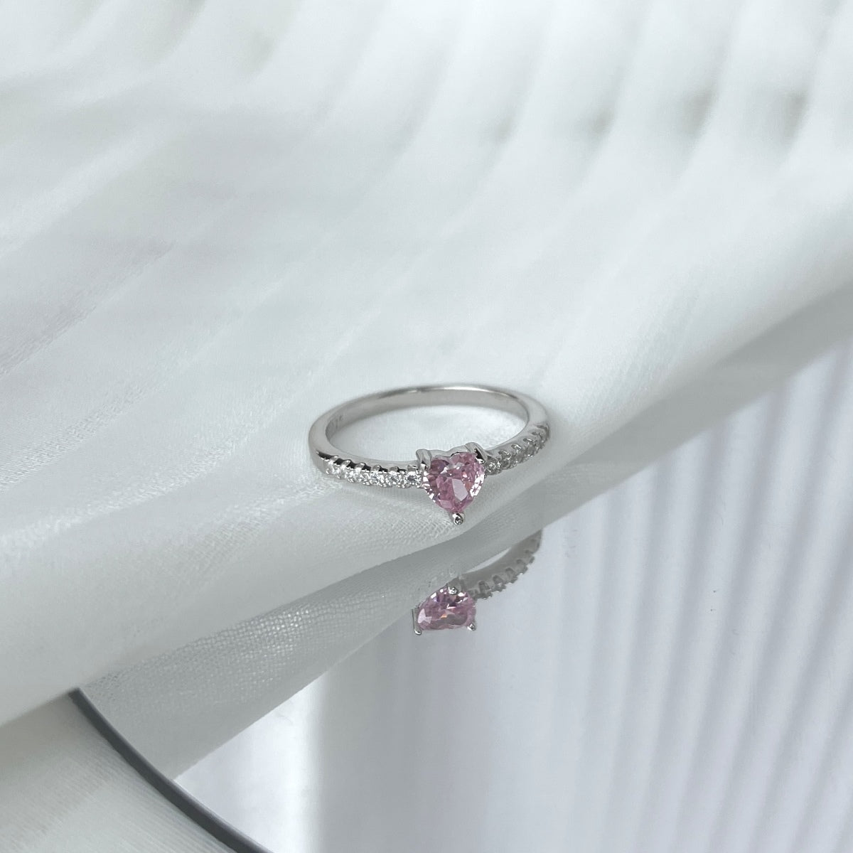 [Rose Tomorrow]0.5 Carat CaratEternity Charming Heart Shape Lover Ring