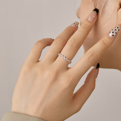 [Rose Tomorrow]Delicate Enchanting Wave Shape Daily Ring