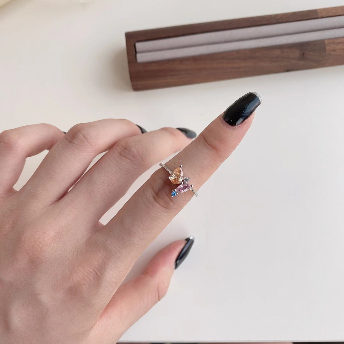 [Rose Tomorrow]Radiant Colorful Multi Cut Daily Ring