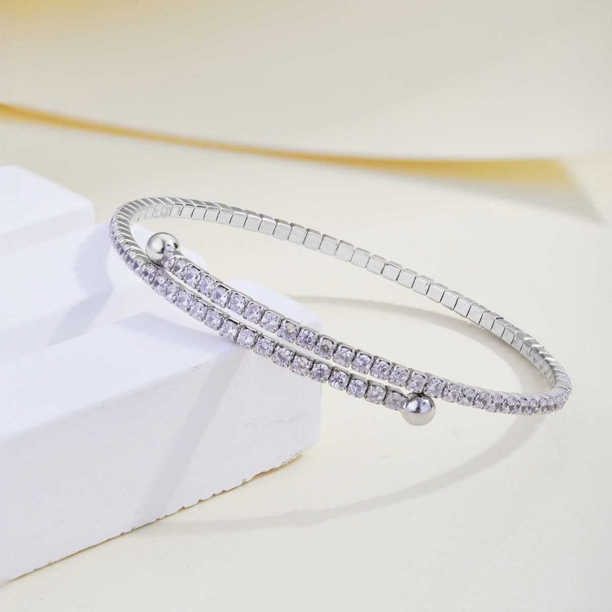 [Rose Tomorrow]Row of Diamonds Round Fashion Bracelet