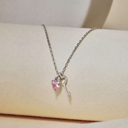 [Rose Tomorrow]Unique Heart Shape Key Pendent Necklace