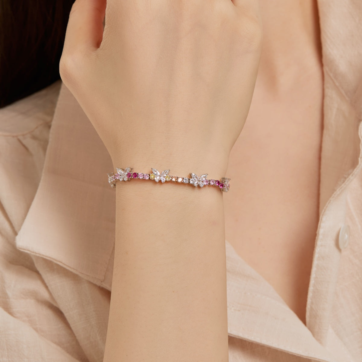 [Rose Tomorrow]Ornate Colorful Butterfly Shape Round Cut Daily Bracelet