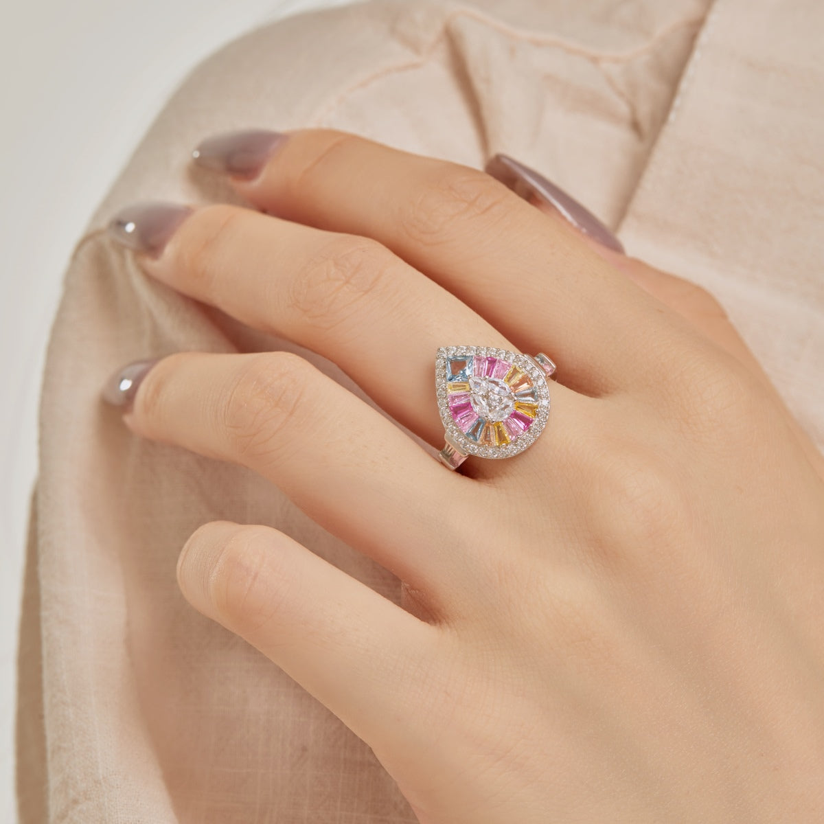 [Rose Tomorrow]Elegant Colorful Water Drop Shape Banquet Ring