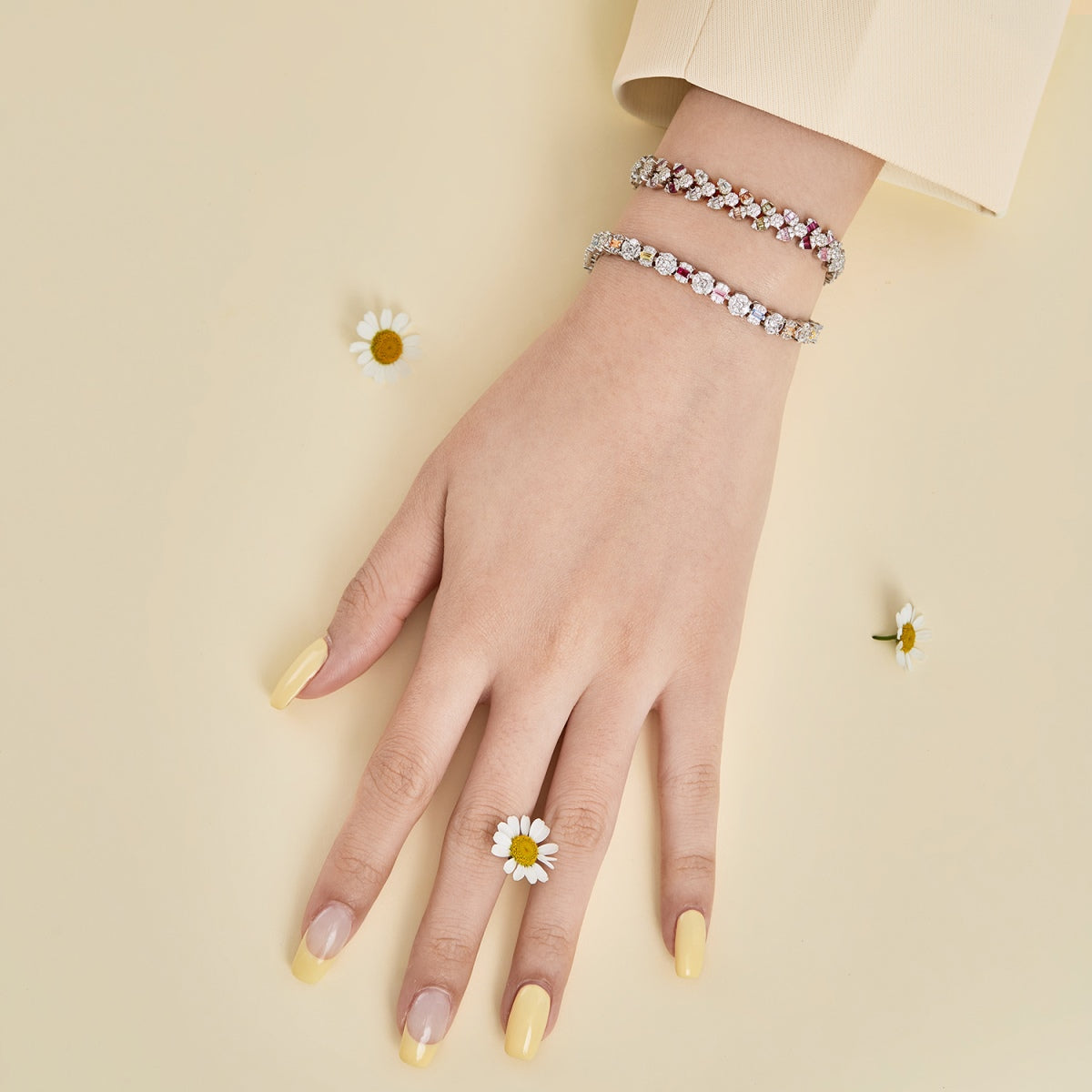 [Rose Tomorrow]Dazzling Radiant Multi Cut Daily Bracelet