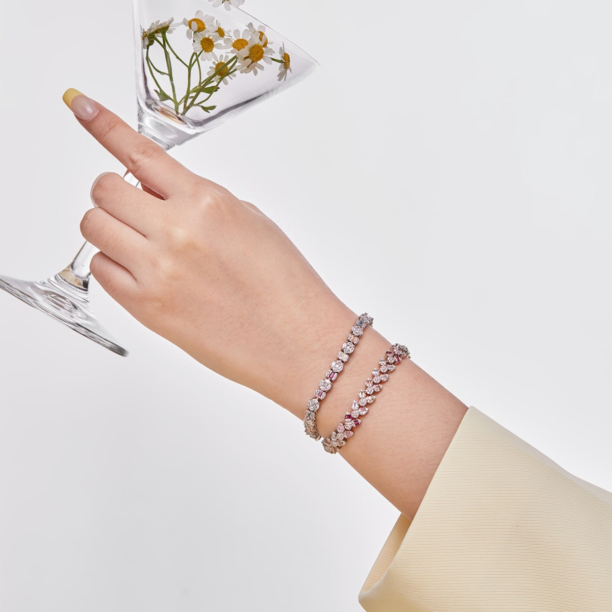 [Rose Tomorrow]Dazzling Radiant Multi Cut Daily Bracelet