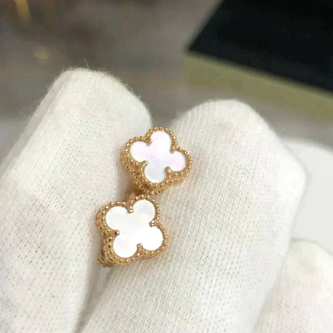 [Rose Tomorrow]CLOVER MINI 9.5MM WHITE MOP EARRINGS