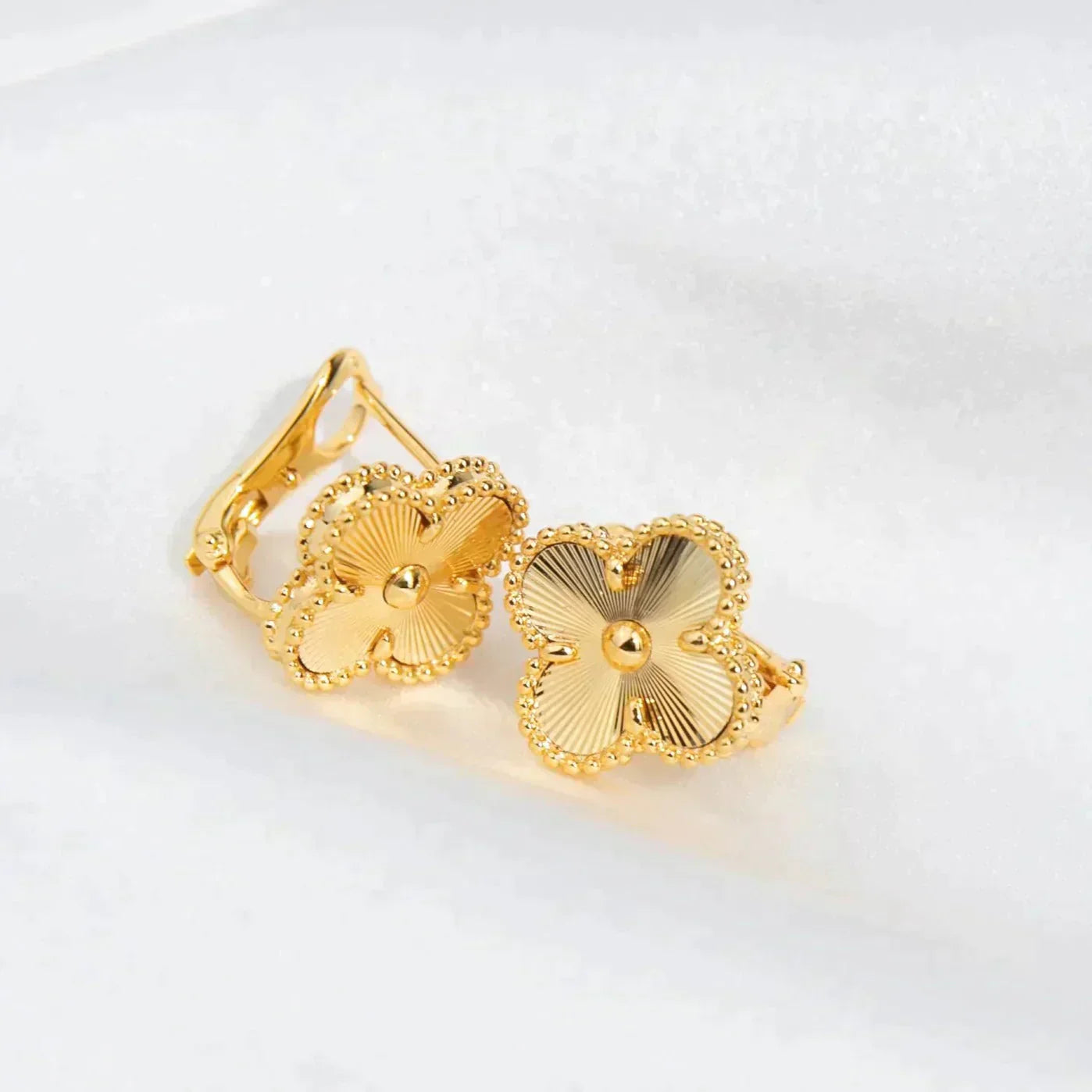 [Rose Tomorrow]CLOVER MEDIUM 1 MOTIFS LASER EARRINGS