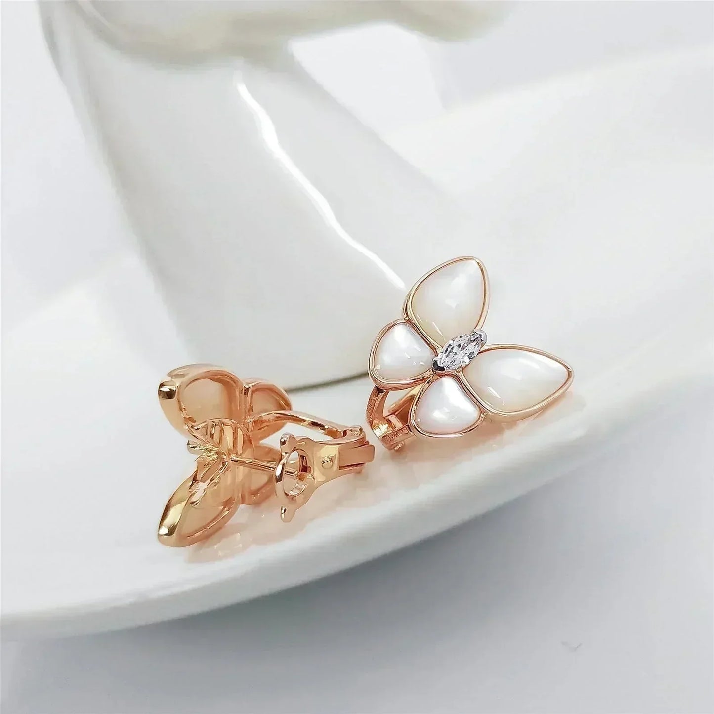 [Rose Tomorrow]BUTTERFLY MOP DIAMOND EARRINGS