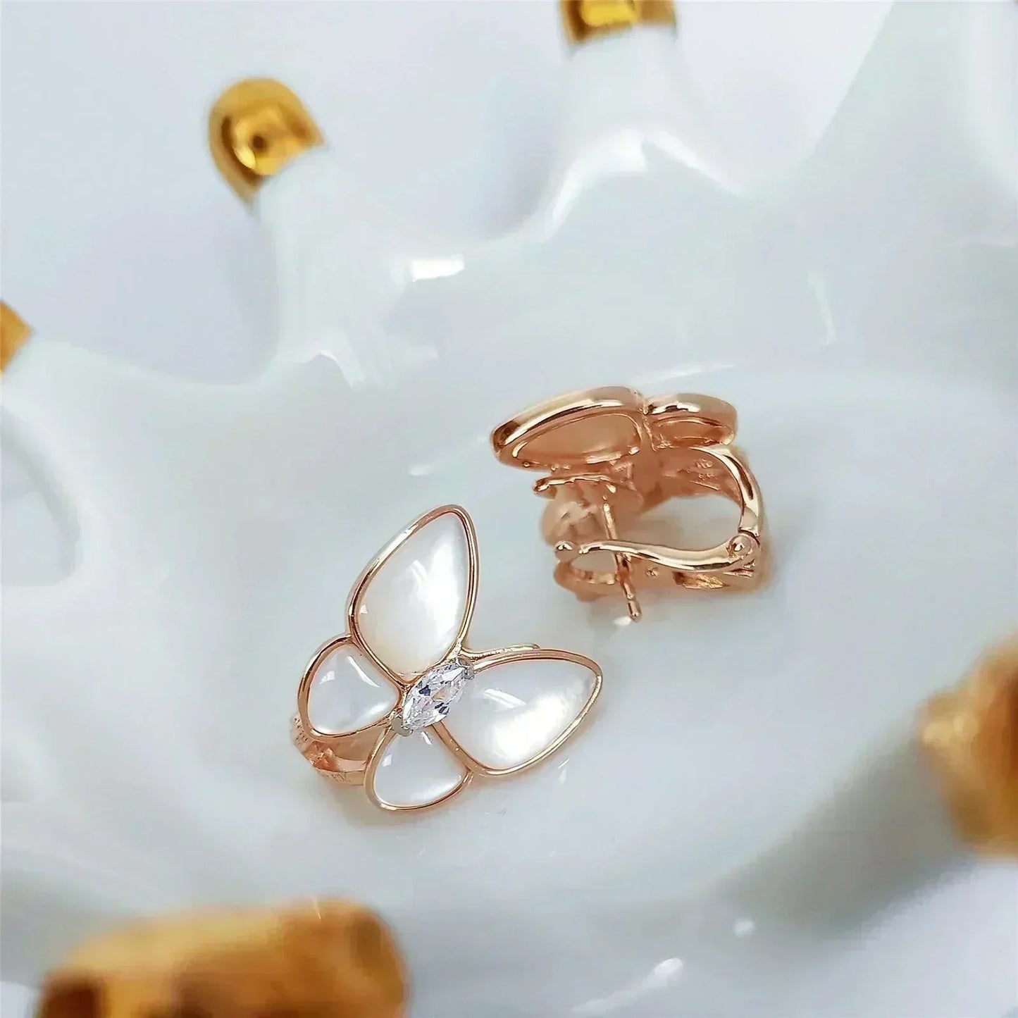 [Rose Tomorrow]BUTTERFLY MOP DIAMOND EARRINGS