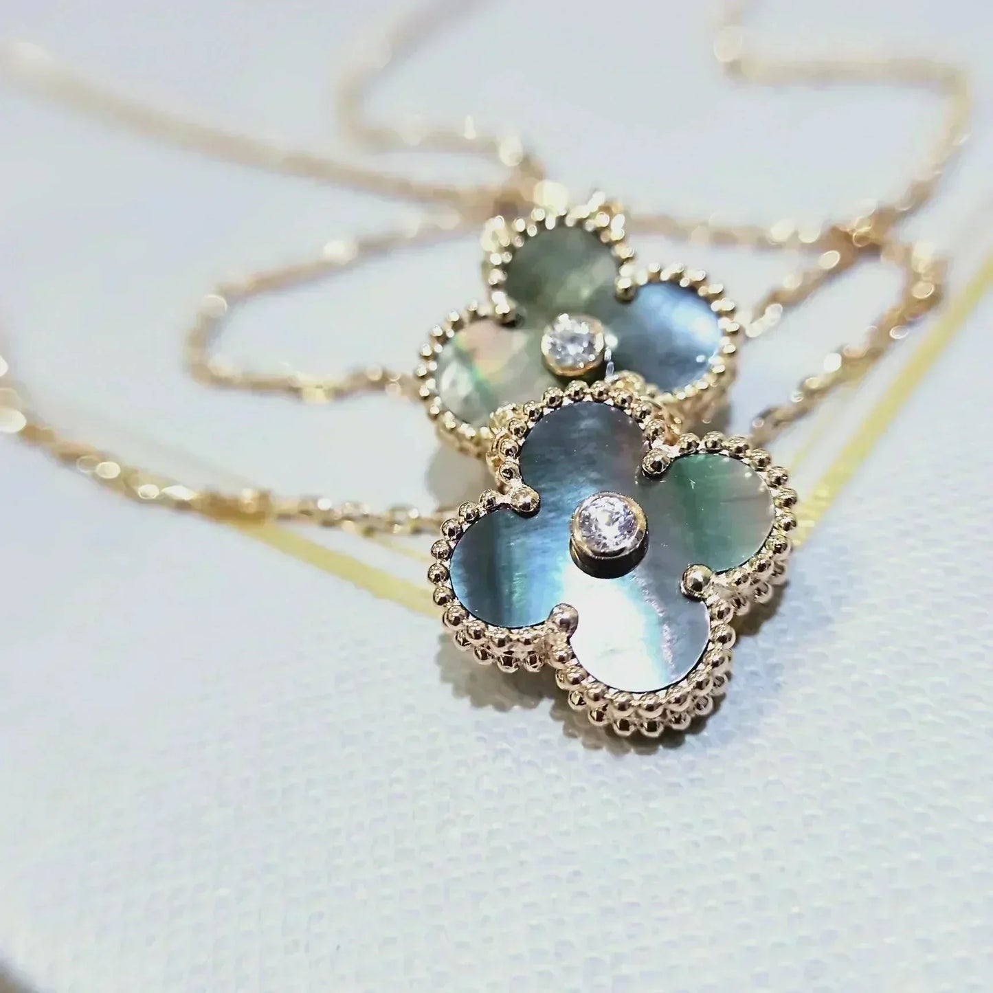[💎ROSE💎]CLOVER 15MM DIAMOND AND MOTHER-OF-GREY NECKLACE