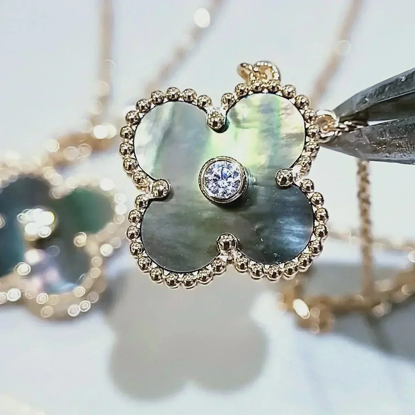 [💎ROSE💎]CLOVER 15MM DIAMOND AND MOTHER-OF-GREY NECKLACE