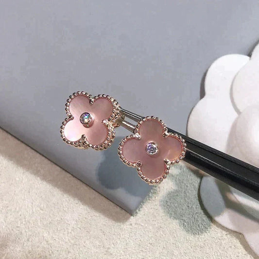 [Rose Tomorrow]CLOVER MEDIUM 1 MOTIFS  PINK MOP DIAMOND EARRINGS