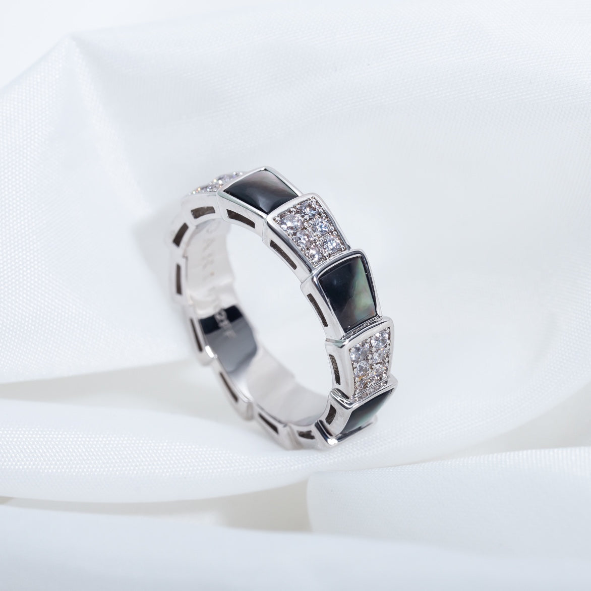 [Rose Tomorrow]SERPENTI RING SILVER DIAMOND BLACK MOP 4MM