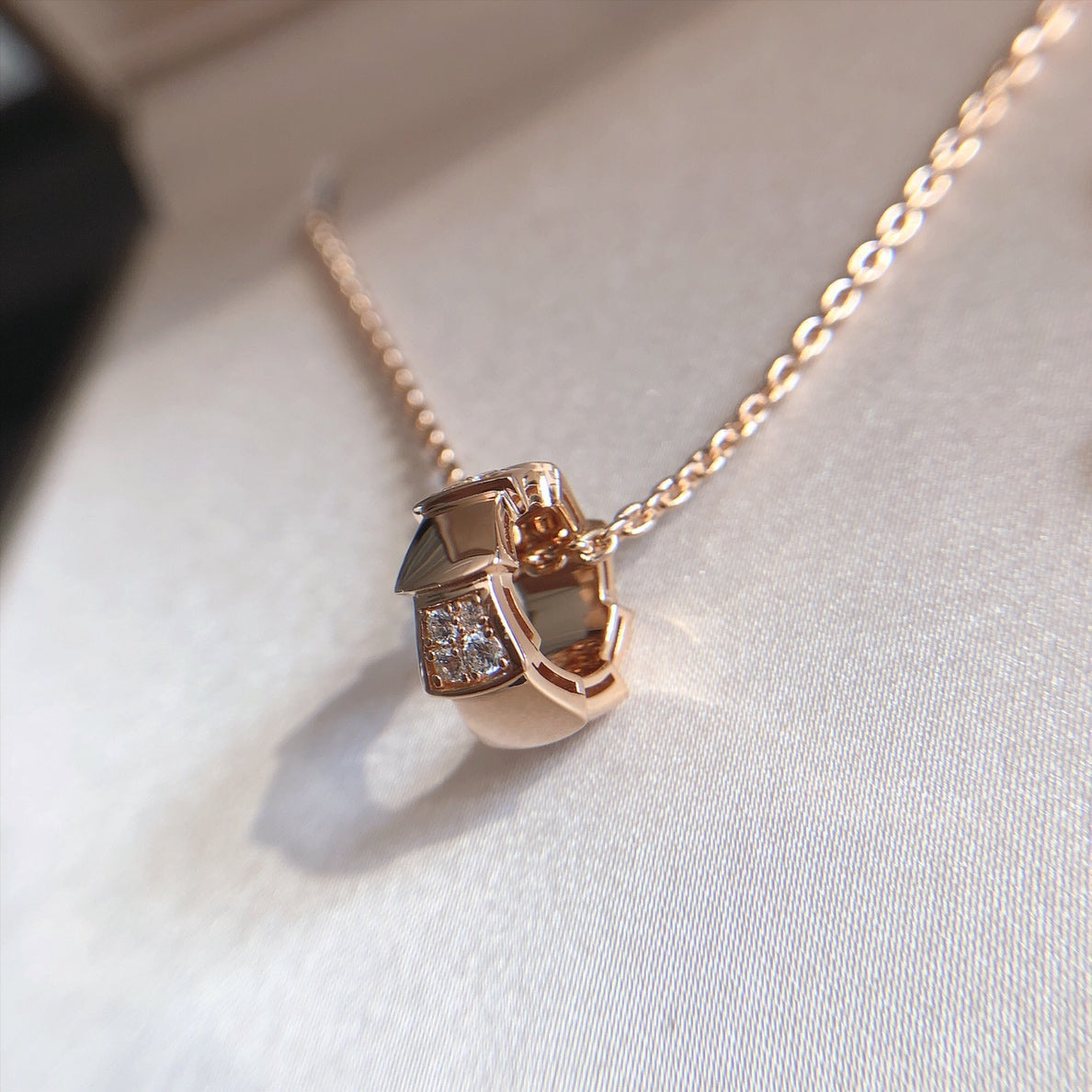 [Rose Tomorrow]SERPENTI PEDANT DIAMOND PINK GOLD NECKLACE