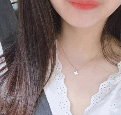 [Rose Tomorrow]CLOVER MINI 9.5MM WHITE MOTHER-OF-PEARL NECKLACE