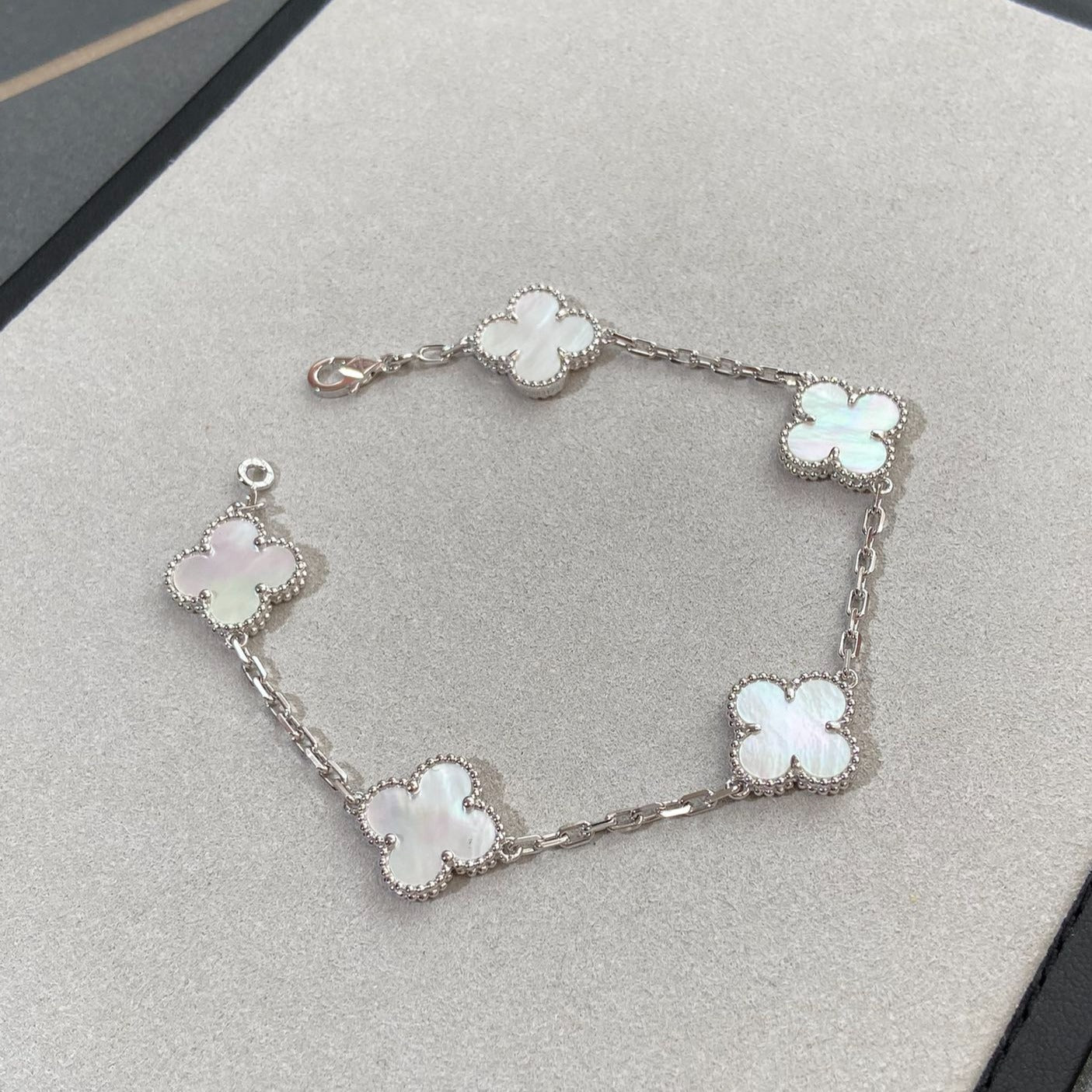 [💎ROSE💎]CLOVER SILVER MOP 5 MOTIF BRACELET