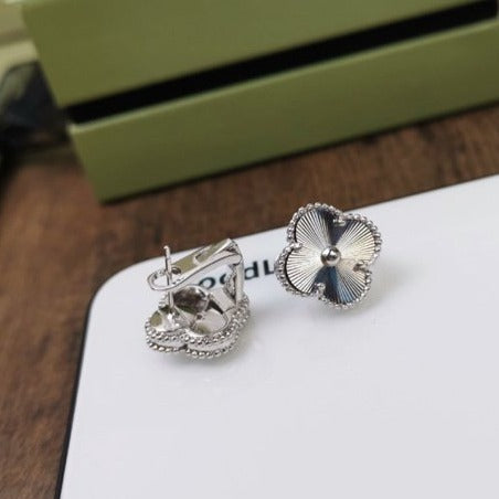 [Rose Tomorrow]CLOVER MEDIUM STUD EARRINGS