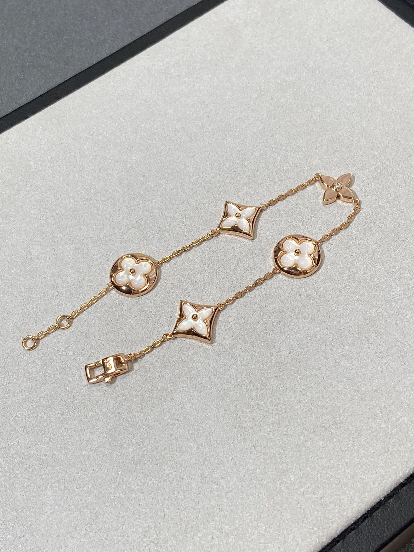 [Rose Tomorrow]STAR AND SUN 5 MOTIF MOP PINK GOLD BRACELET