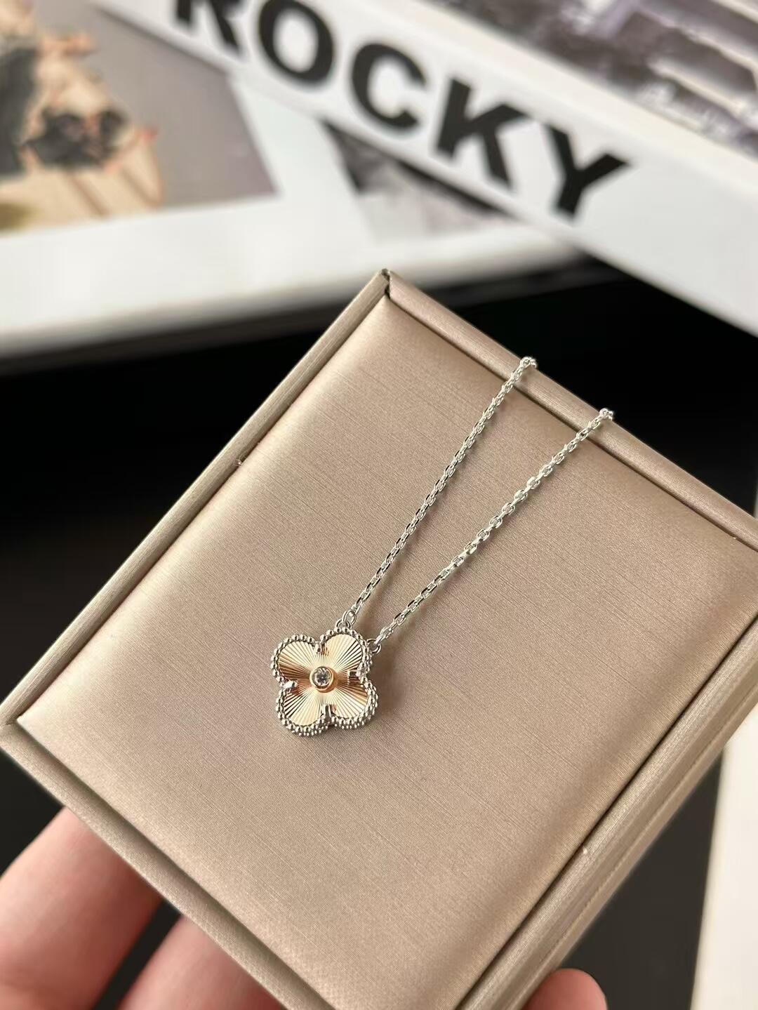 [💎ROSE💎]2024 CHRISTMAS LIMITED EDITION CLOVER 15MM LASER NECKLACE