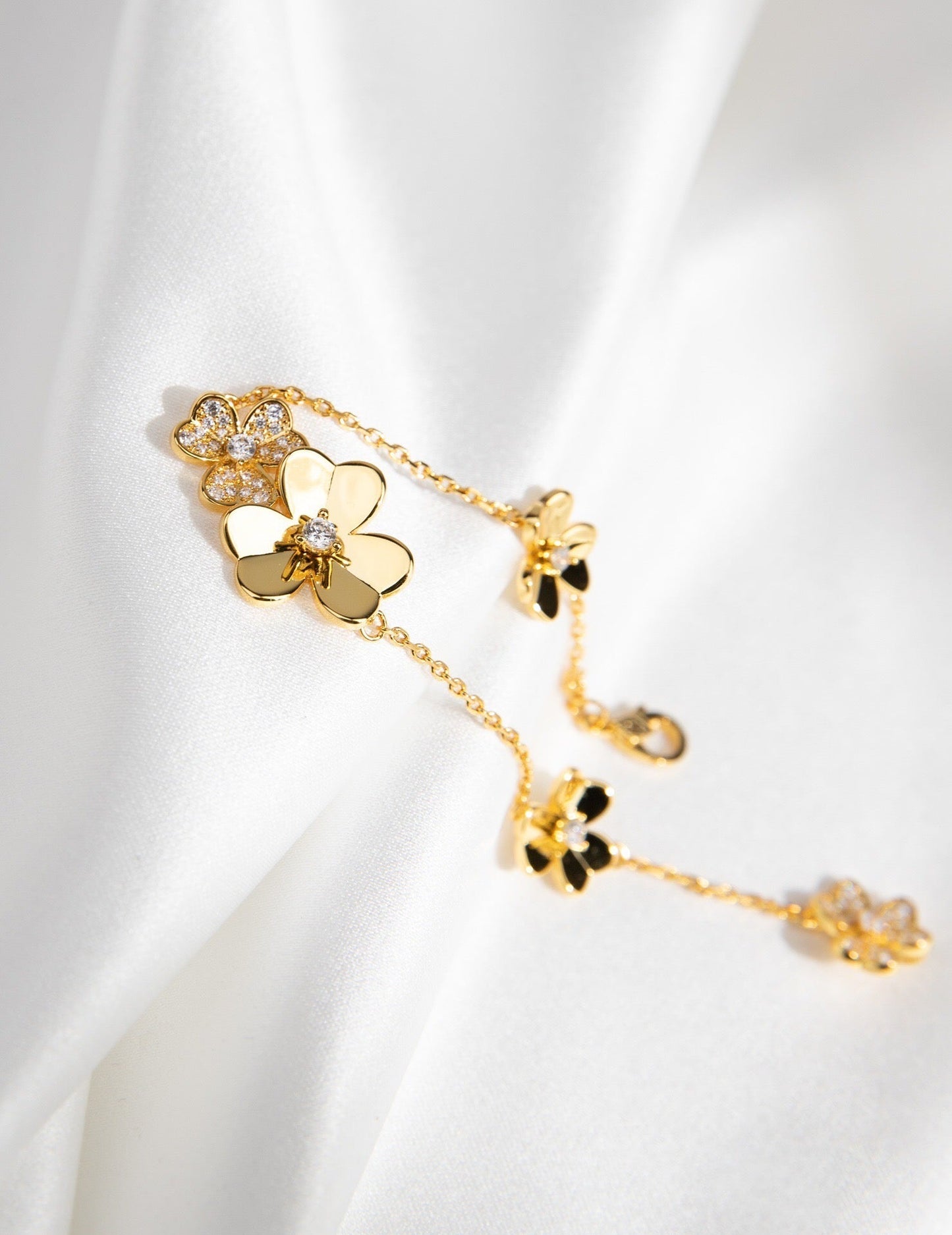 [Rose Jewellery] 5 Flower Gold Flower Diamond Bracelet