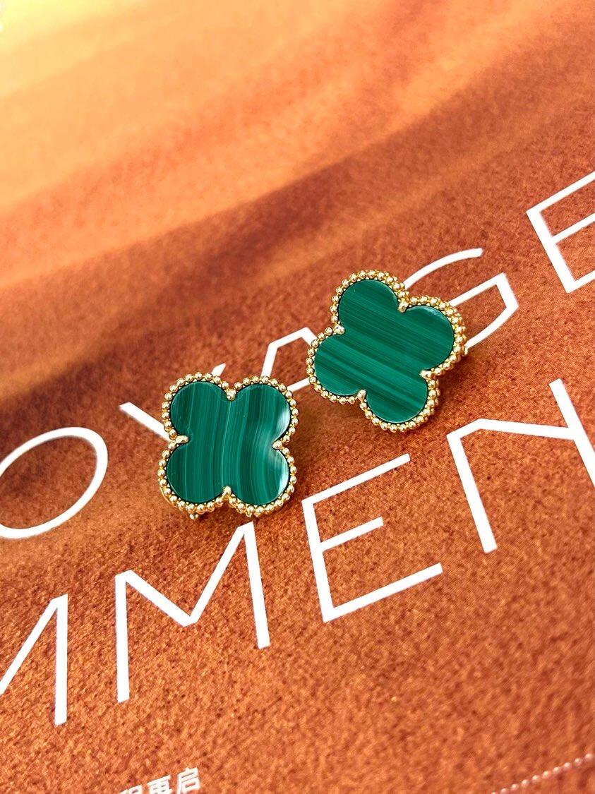 [Rose Tomorrow] CLOVER LARGE (20mm) 1 MOTIFS GREENER MOP STUD EARRINGS