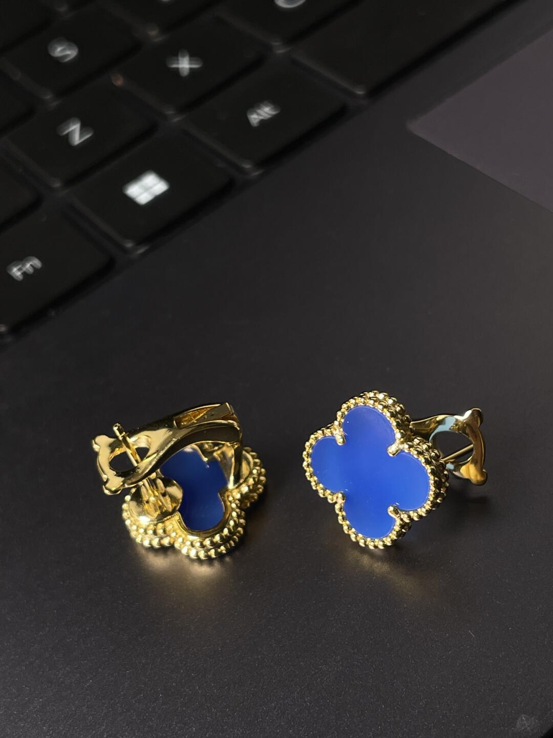 [Rose Tomorrow] CLOVER LARGE (20mm) 1 MOTIFS BLUE MOP STUD EARRINGS