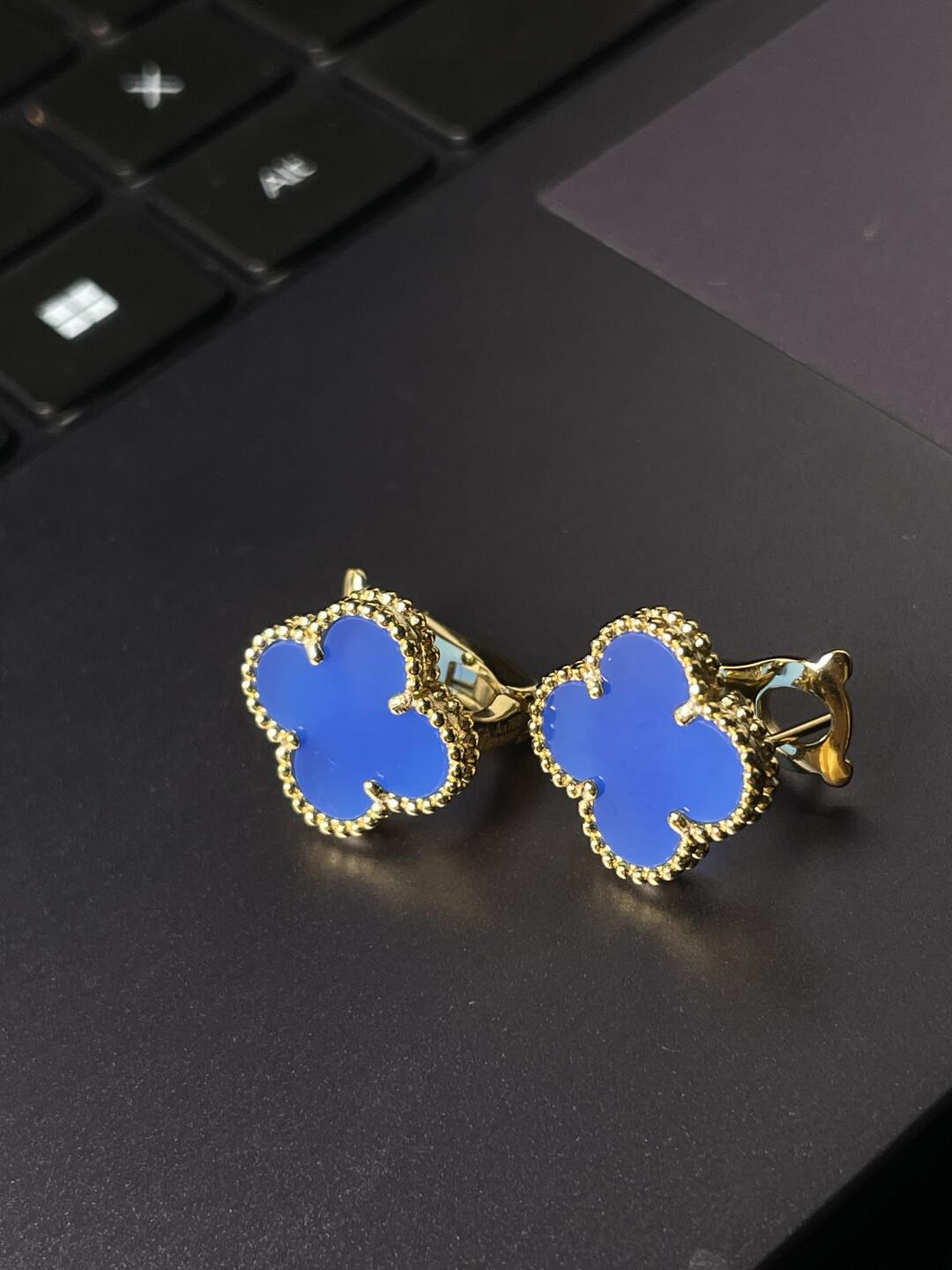 [Rose Tomorrow] CLOVER LARGE (20mm) 1 MOTIFS BLUE MOP STUD EARRINGS