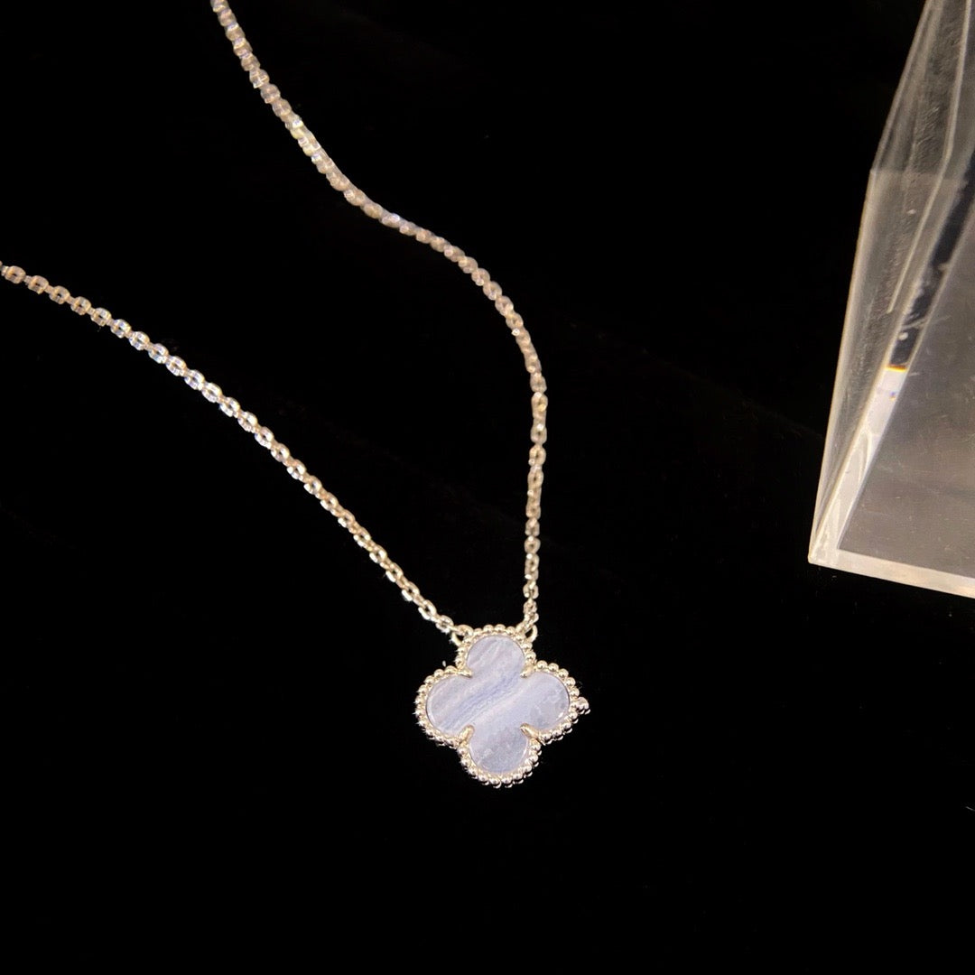 [Rose Tomorrow]CLOVER 15MM BLUE CHALCEDONY NECKLACE SILVER