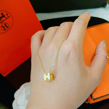 [Rose Tomorrow]H WHITE SQUARE GOLD NECKLACE