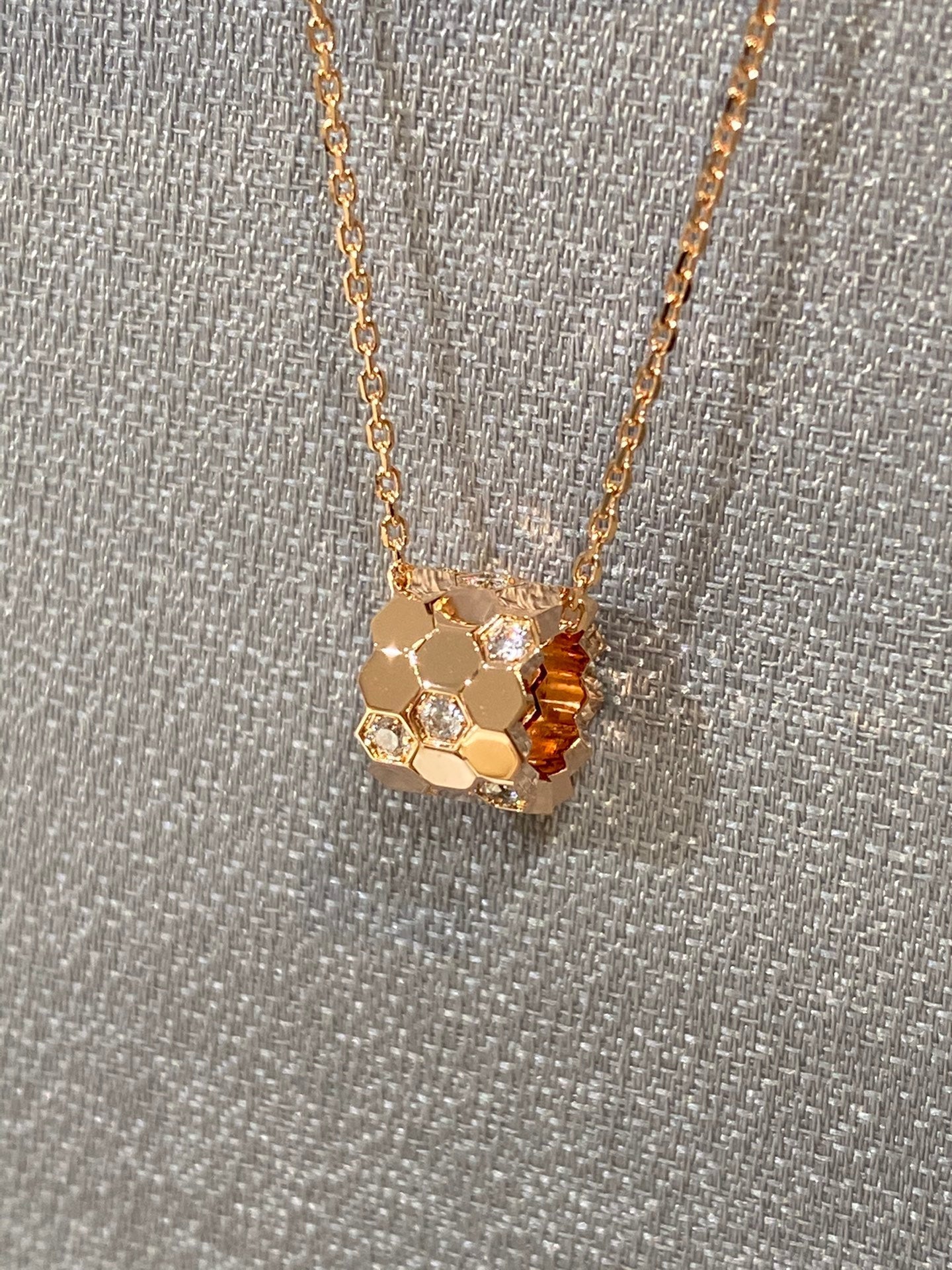 [Rose Tomorrow]BEE LOVE DIAMOND NECKLACE