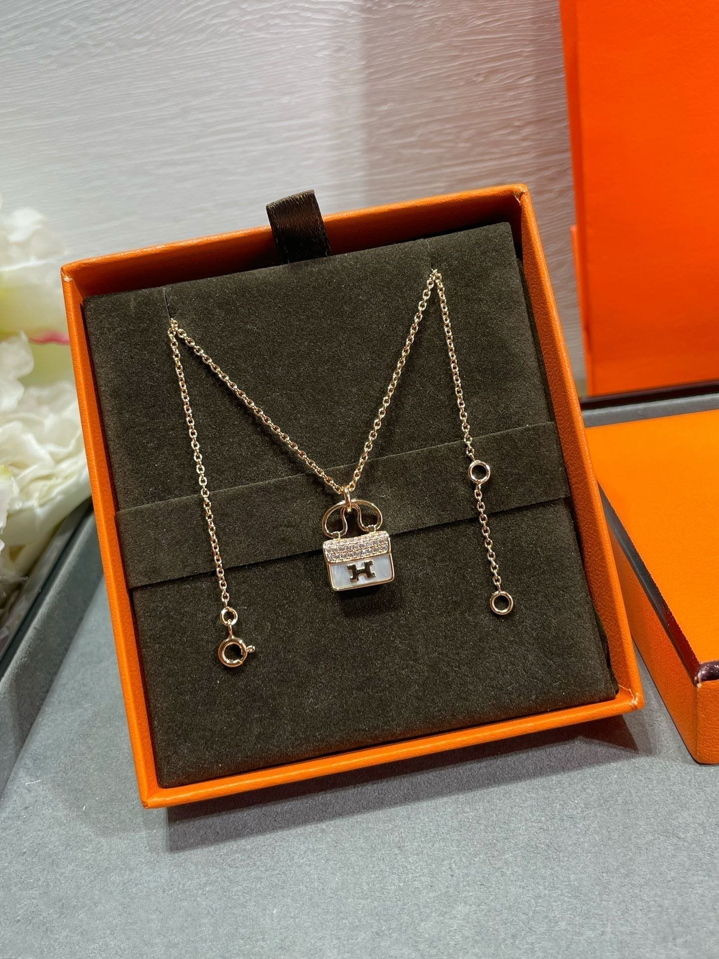 [Rose Tomorrow]H CIRCE MOISSANITE PENDANT NECKLACE GOLD