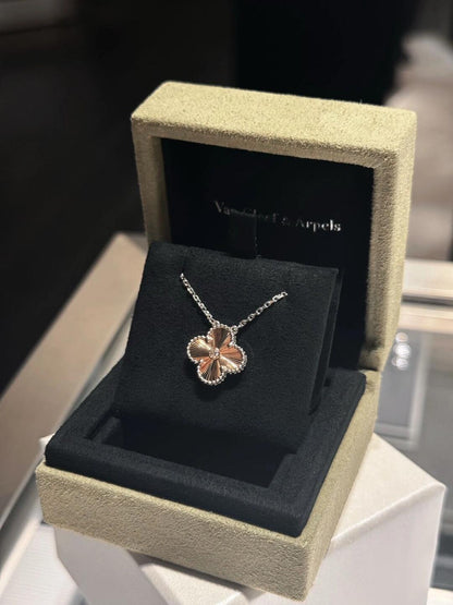 [💎ROSE💎]2024 CHRISTMAS LIMITED EDITION CLOVER 15MM LASER NECKLACE