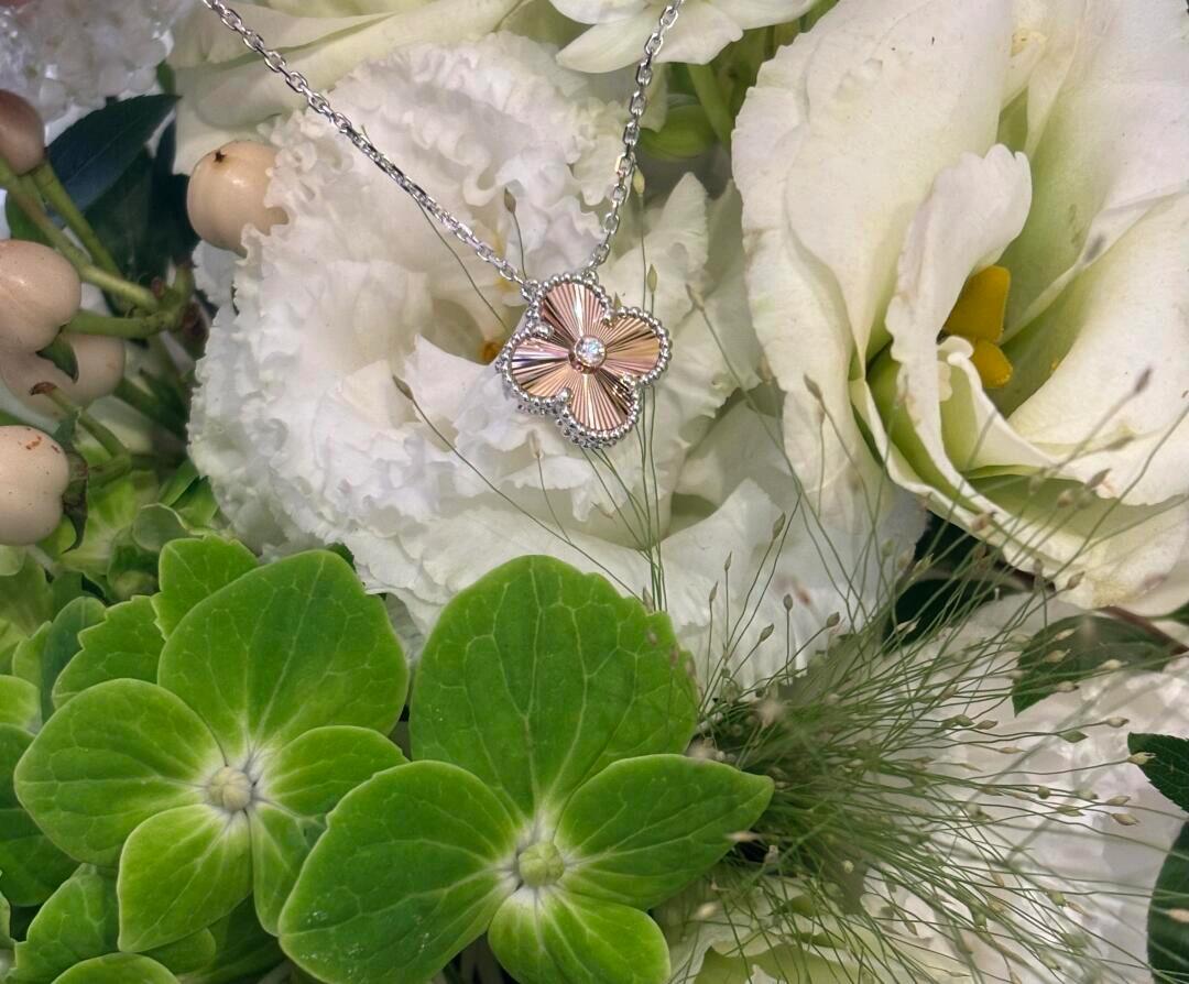 [💎ROSE💎]2024 CHRISTMAS LIMITED EDITION CLOVER 15MM LASER NECKLACE