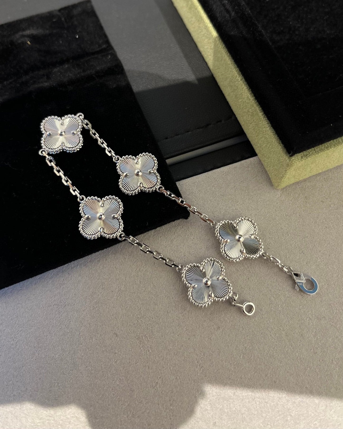 [💎ROSE💎]CLOVER SILVER 5 MOTIFS BRACELET